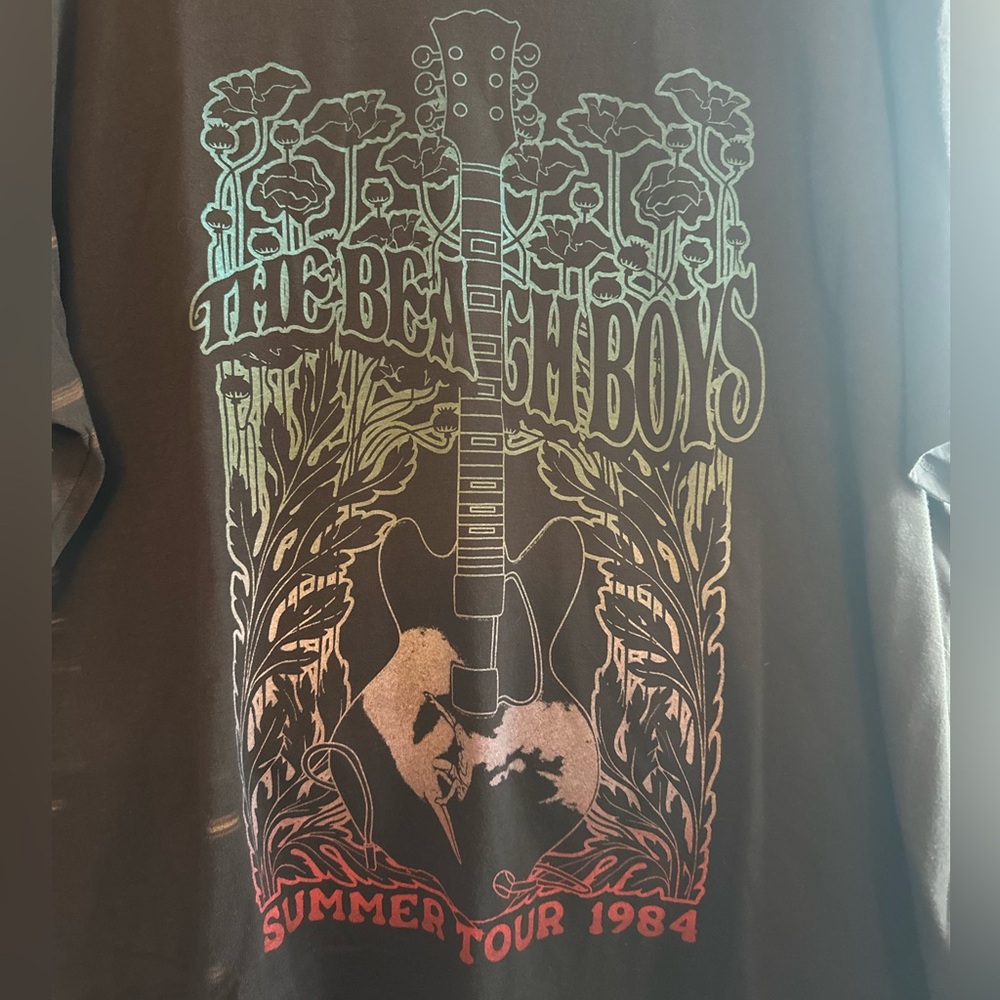 B10 NWT Maurices | The Beach Boys Colorful Ombré Graphic - Picture 2 of 6